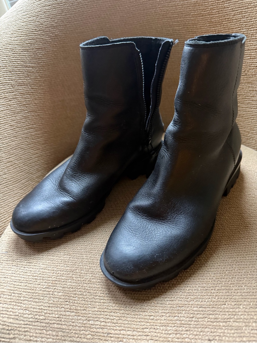 Sorel Black Leather Ankle Zip Booties